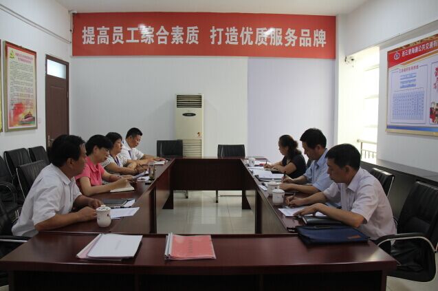 集團(tuán)紀(jì)委、監(jiān)察室到海通公交檢查指導(dǎo)工作