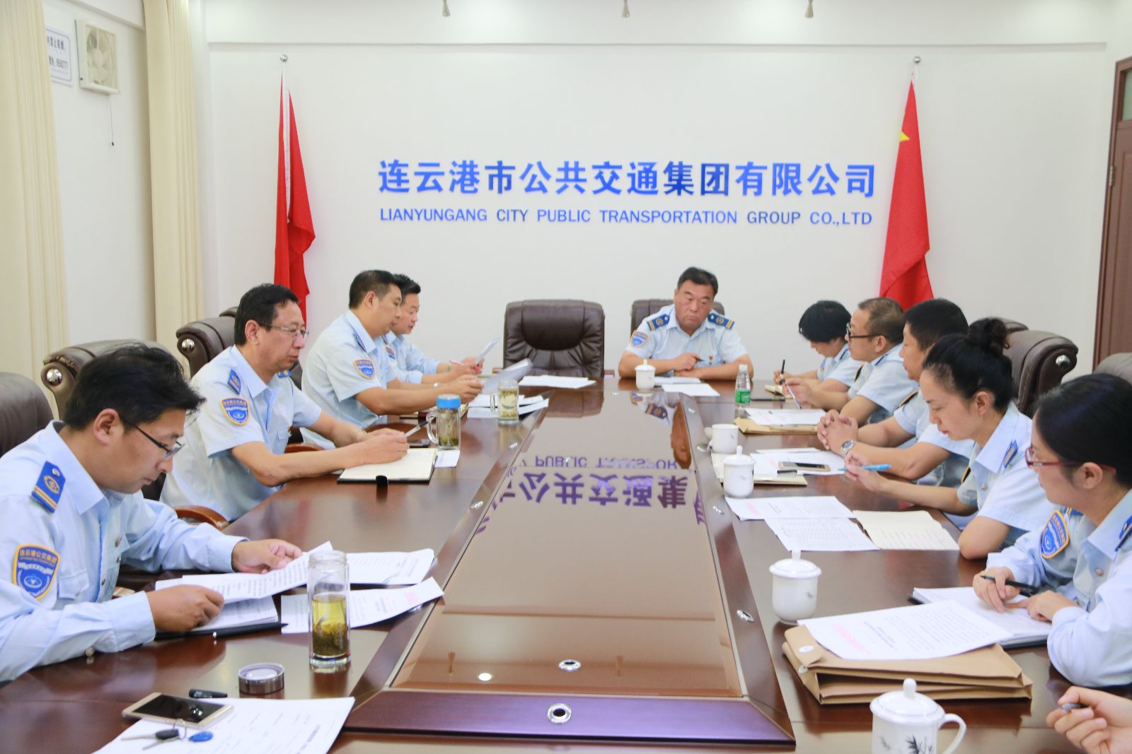 公交集團(tuán)召開9月份支部書記例會暨 黨風(fēng)廉政建設(shè)會議