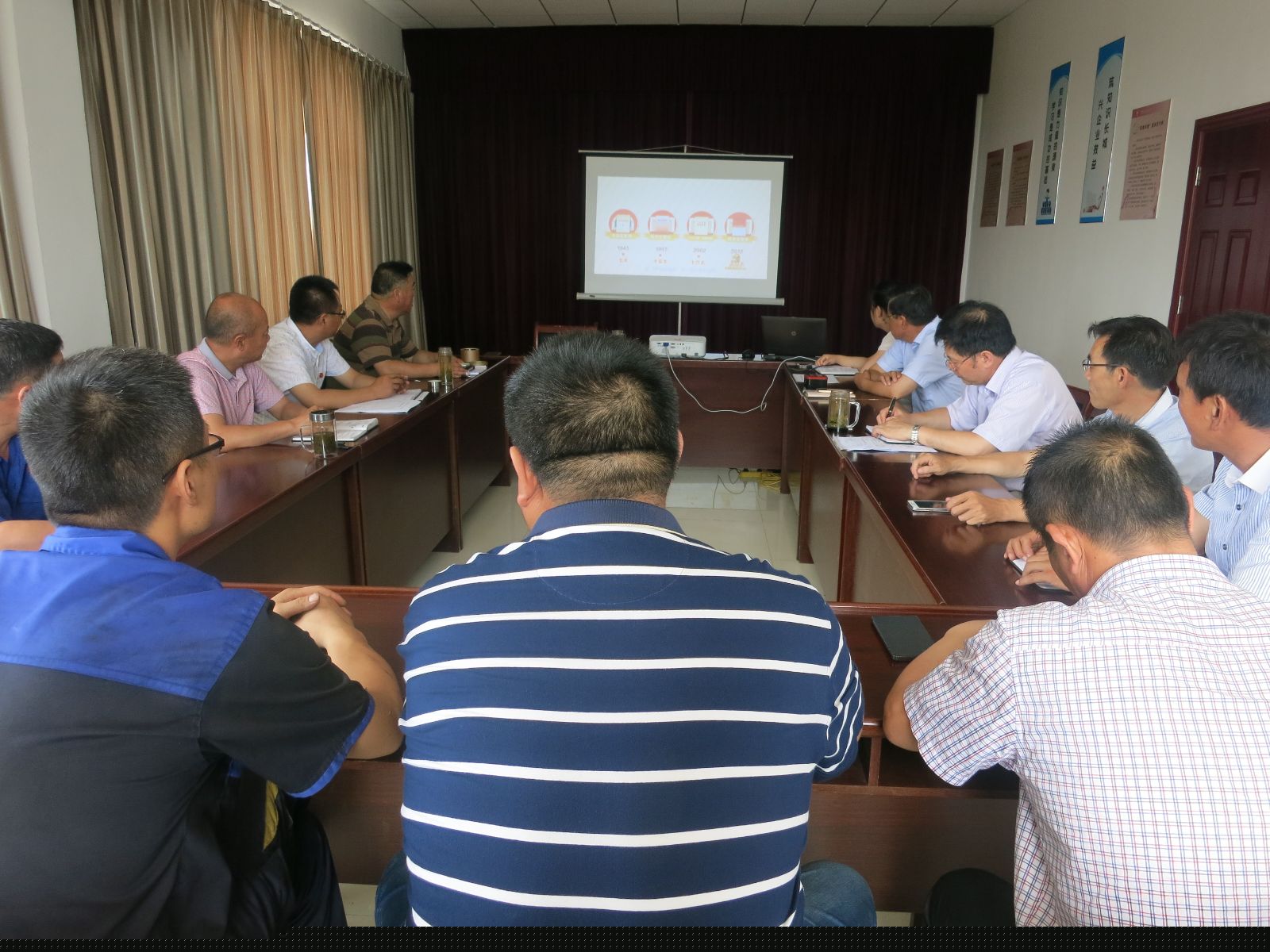 公交大浦廠、維修公司黨支部開展7月份“固定學習日”學習教育活動