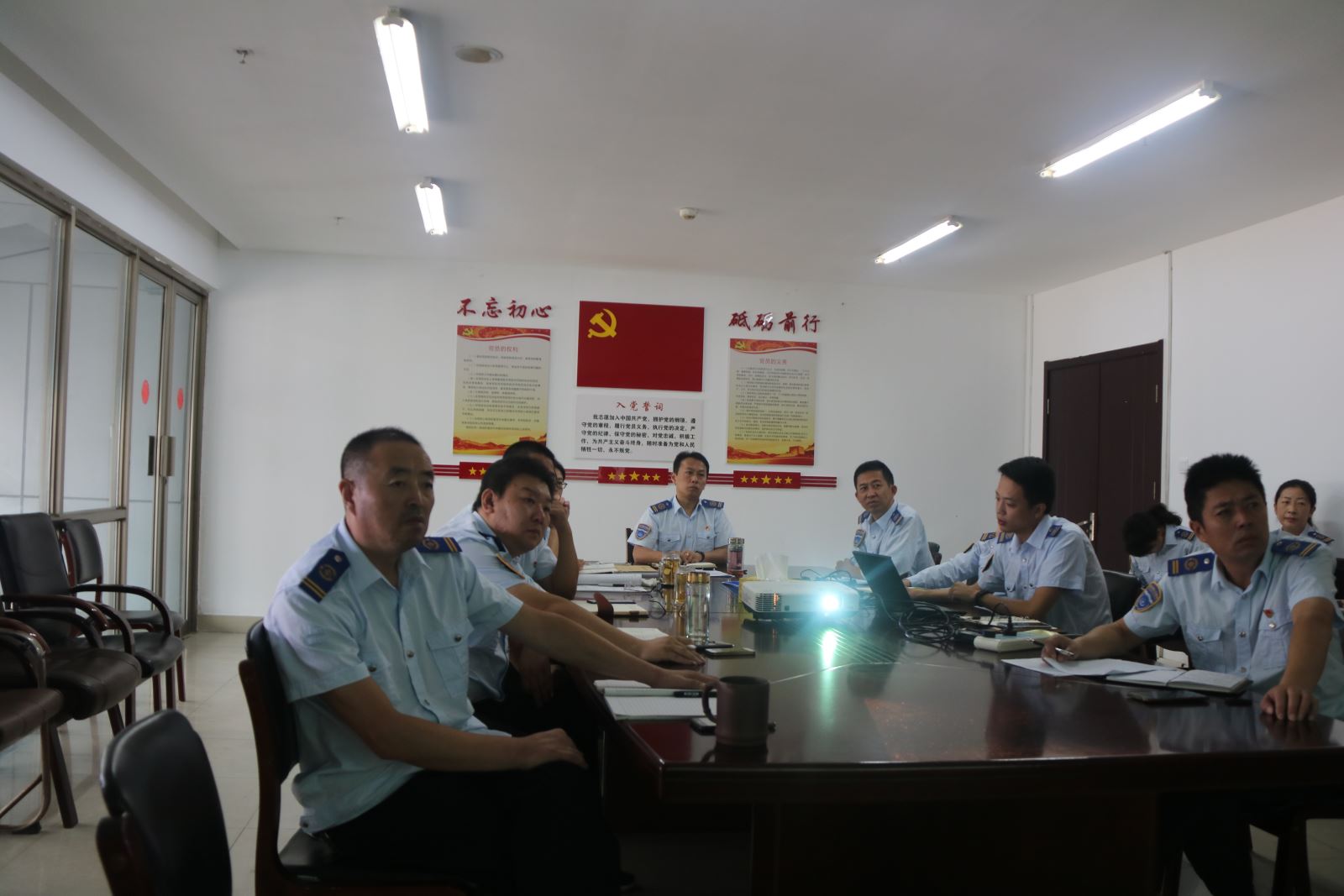 公交集團(tuán)快速公交公司開展國慶節(jié)廉政約談活動