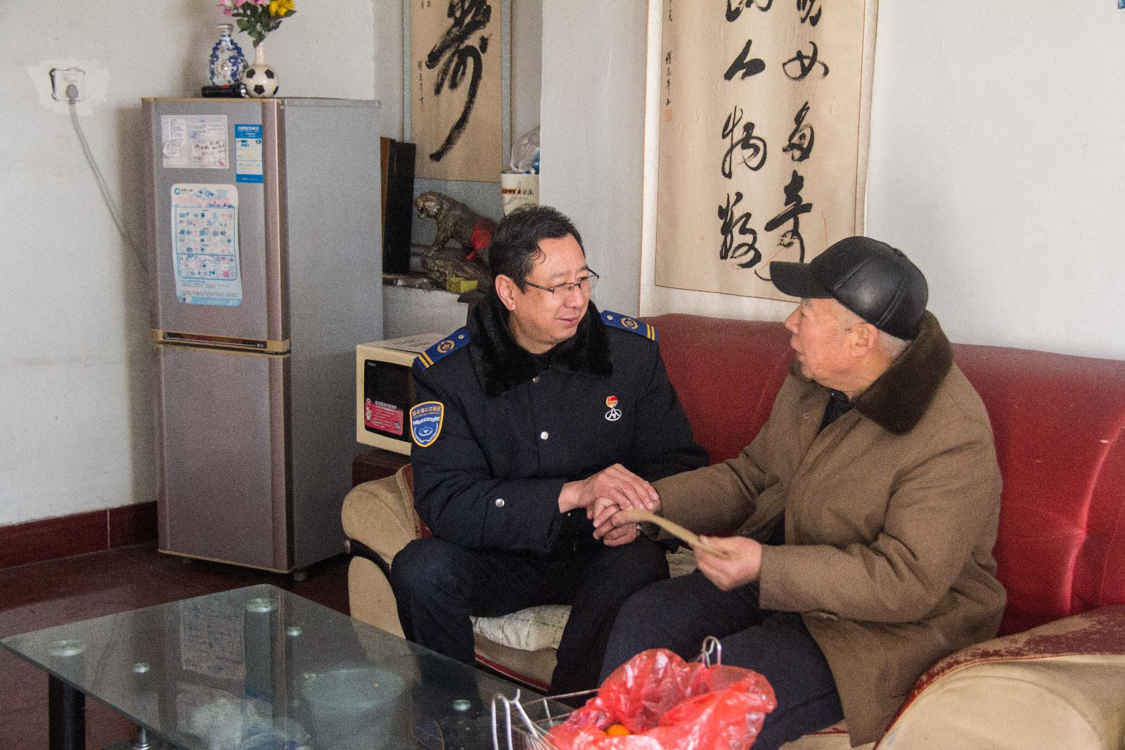 公交集團走訪慰問軍轉(zhuǎn)干部